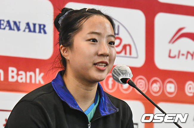 페트라쇠링 ITTF회장 및 IOC위원, 신유빈, 유승민 조직위공동위원장 및 ITTF 집행위원 및 IOC 위원이 기자들의 질문에 답하고 있다. 2024.02.15 / foto0307@osen.co.kr