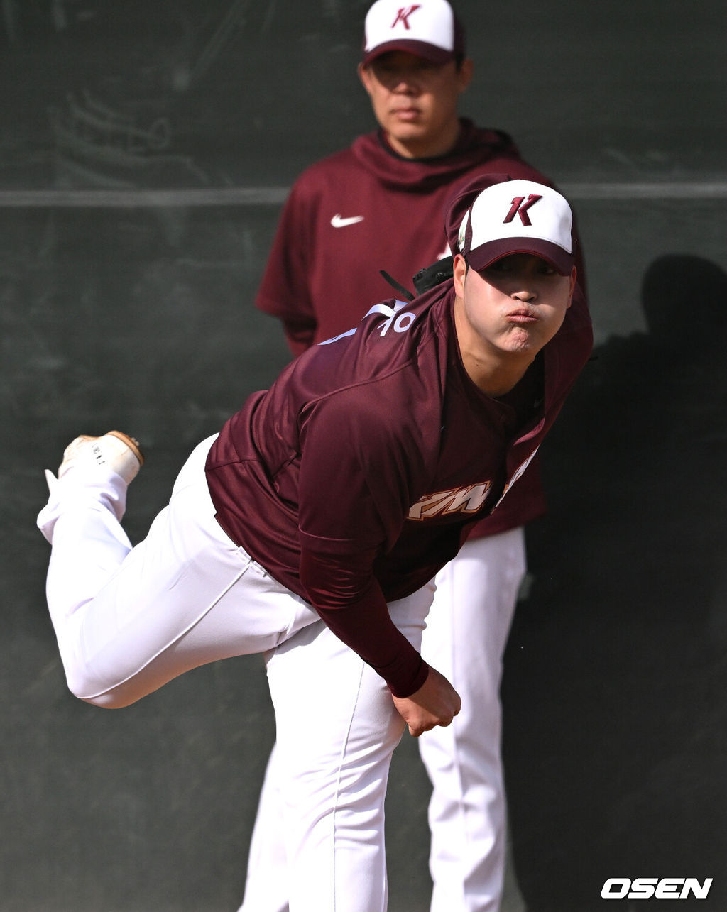 8일(한국시간) 미국 애리조나주 스코츠데일에 위치한 솔트리버필즈 앳 토킹스틱에서 키움 히어로즈의 스프링캠프가 진행됐다.키움 조상우가 불펜 피칭을 하고 있다. 2024.02.08 /sunday@osen.co.kr