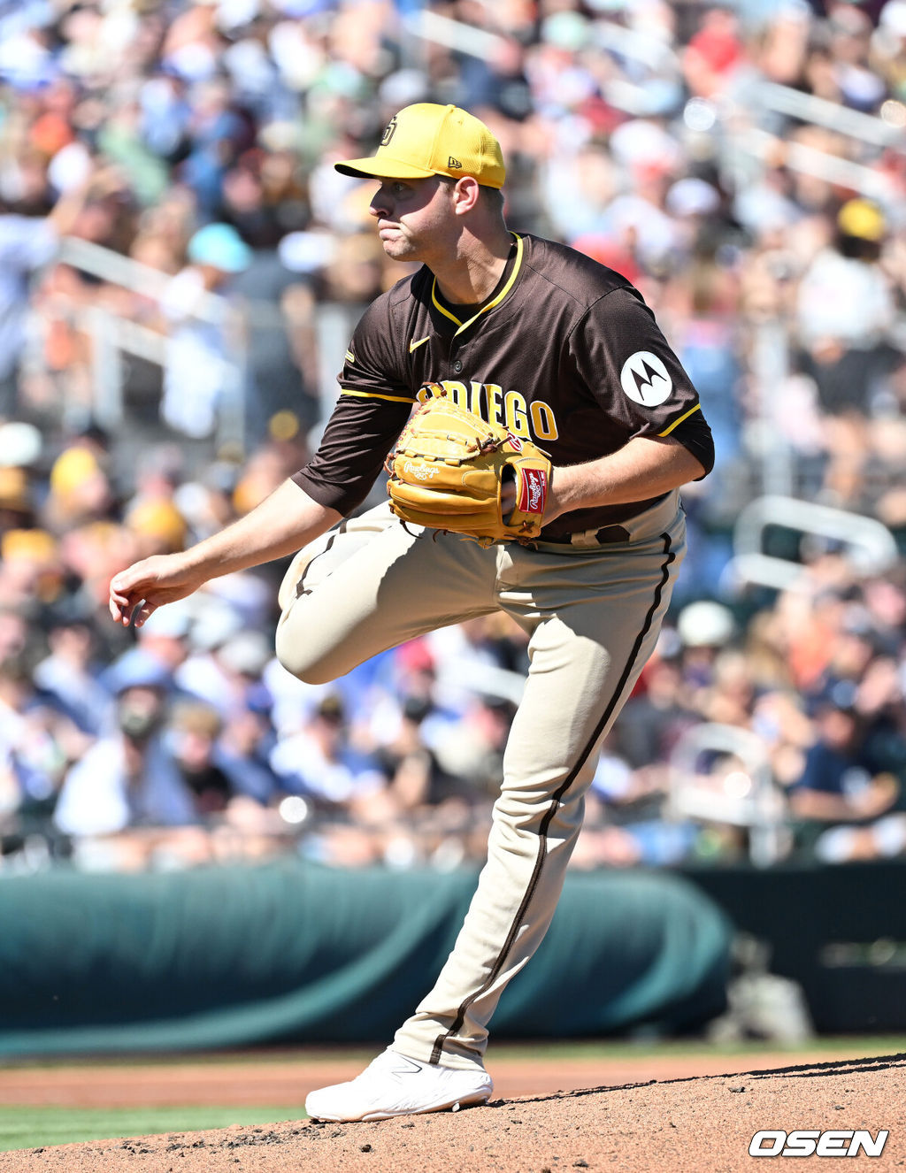 3일(한국시간) 미국 애리조나주 스코츠데일 스타디움에서 2024 메이저리그 시범경기 샌프란시스코 자이언츠와 샌디에이고 파드리스의 경기가 진행됐다.1회말 무사에서 샌디에이고 파드리스 선발투수 마이클 킹이 역투하고 있다. 2024.03.03 /sunday@osen.co.kr