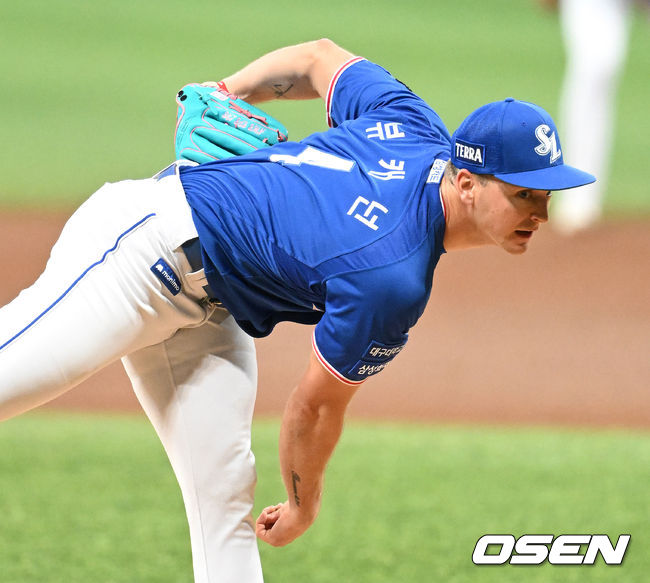 29일 오후 서울 고척스카이돔에서 ‘2023 신한은행 SOL KBO리그’ 키움 히어로즈와 삼성 라이온즈의 경기가 열렸다.1회말 무사에서 삼성 선발투수 뷰캐넌이 역투하고 있다. 2023.07.29 /sunday@osen.co.kr