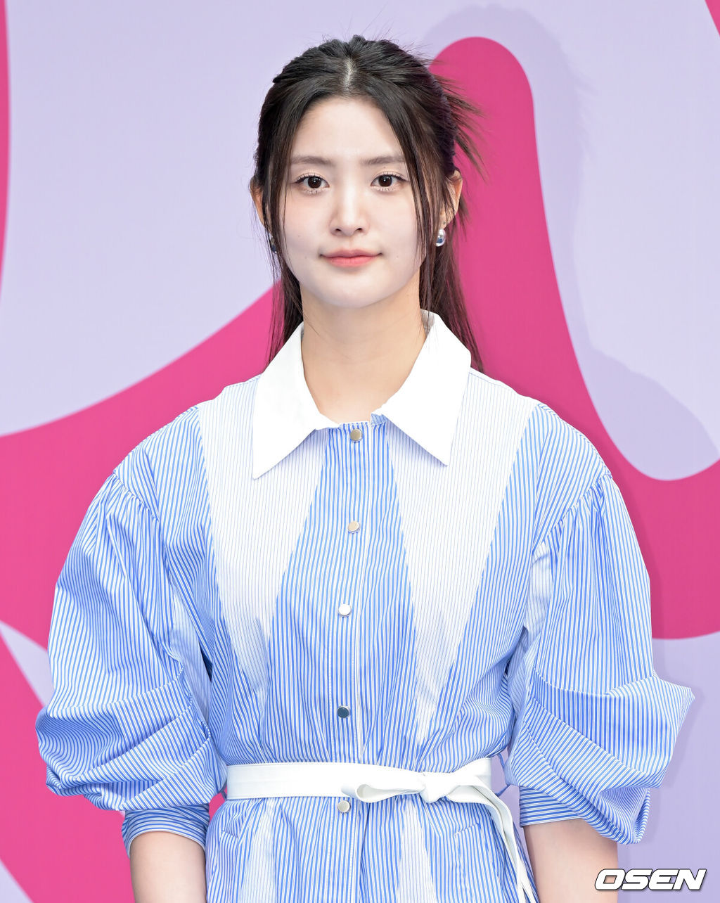 '2024 가을/겨울(F/W) 서울패션위크’가 2일 서울 중구 동대문디자인플라자(DDP)에서 열렸다.가수 겸 배우 박정화가 포즈를 취하고 있다. 2024.02.02 /cej@osen.co.kr