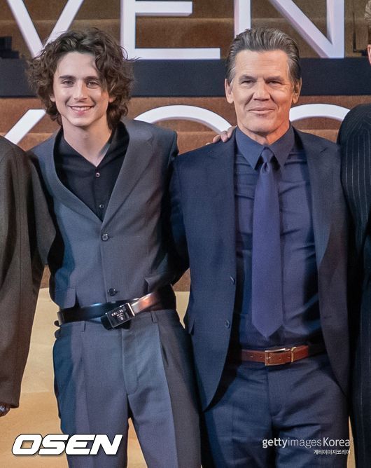 MEXICO CITY, MEXICO - FEBRUARY 6: Denis Villeneuve, Florence Pugh, Zendaya, Timothée Chalamet, Josh Brolin and Austin Butler during the red carpet for the movie 'Dune: Part Two' at Auditorio Nacional on February 6, 2024 in Mexico City, Mexico. (Photo by Angel Delgado/Getty Images)
