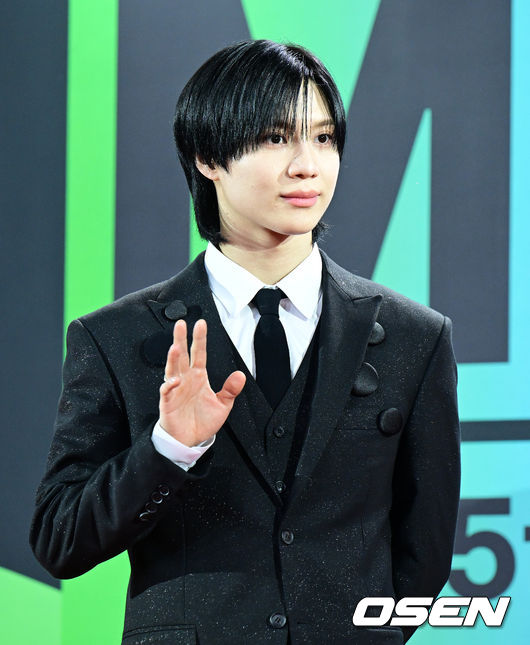 가수 샤아니 태민이 포토타임을 하고 있다. 2023.12.02 / jpnews.osen.co.kr