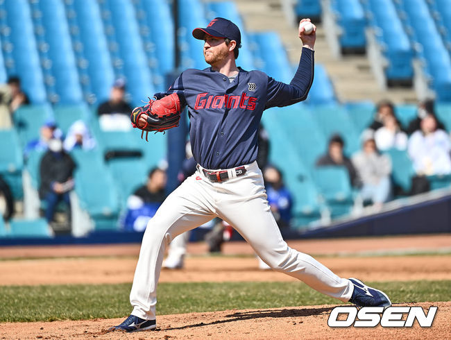 롯데 자이언츠 선발투수 반즈가 역투하고 있다. 2024.03.14 / foto0307@osen.co.kr