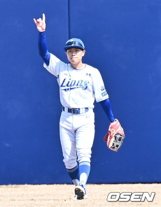 삼성 라이온즈 중견수로 출전한 김지찬이 플레이를 하고 있다. 2024.03.15 / foto0307@osen.co.kr