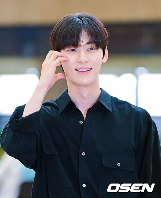 배우 황민현이 포즈를 취하고 있다. 2023.07.07 /jpnews@osen.co.kr