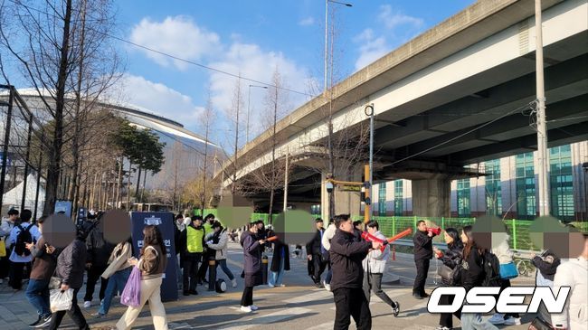 한국에서 처음으로 열리는 메이저리그 개막전을 앞두고 테러 협박에 경찰 경비가 강화됐다. / OSEN=고척, 홍지수 기자