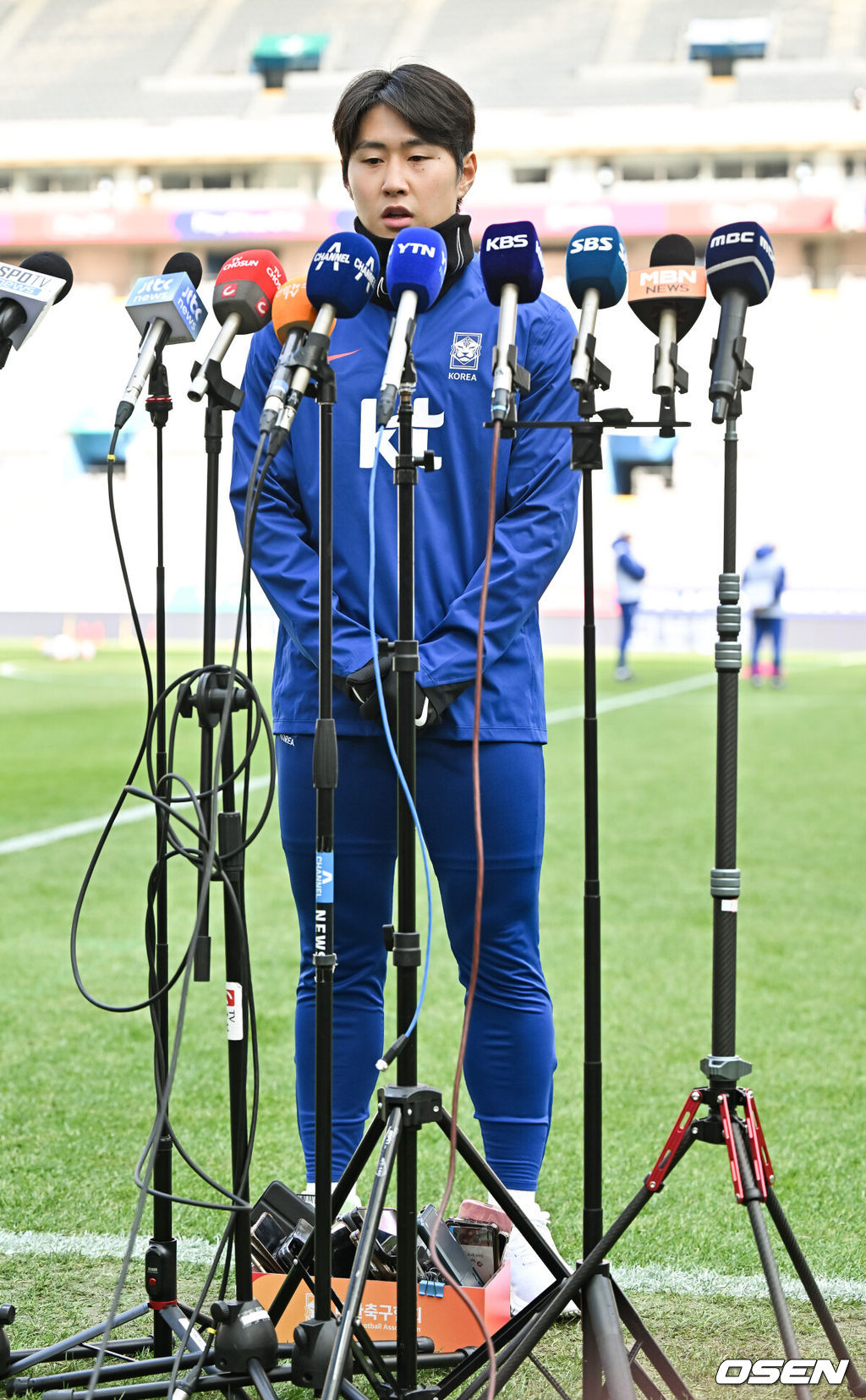 20일 서울 마포구 서울월드컵경기장에서 2026 FIFA 북중미 월드컵 2차 예선 한국-태국 경기 공식훈련이 진행됐다. 훈련 앞서 이강인이 취재진 앞에서 심경을 밝히고 있다.  2024.03.20 / soul1014@osen.co.kr