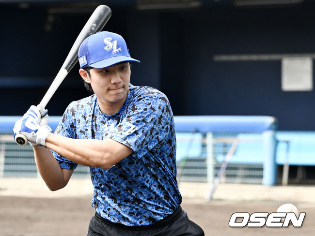  29일 일본 오키나와 온나손 아카마 구장에서 삼성 라이온즈의 훈련이 진행됐다.삼성 이재현이 훈련을 하고 있다. 2024.02.29 /cej@osen.co.kr