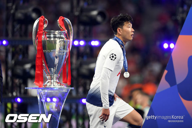 [사진] 2018-2019시즌 눈앞에서 UCL 우승 트로피를 놓쳤던 손흥민 ⓒGettyimages(무단전재 및 재배포 금지)