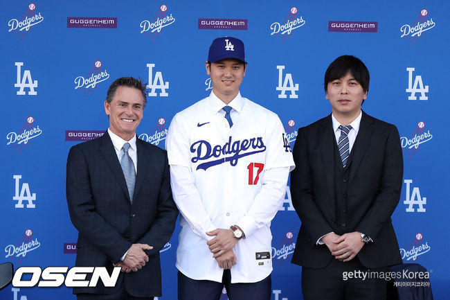 [사진] 오타니의 에이전트인 네즈 발레로(왼쪽)과 오타니-미즈하라 잇페이 /ⓒGettyimages(무단전재 및 재배포 금지)