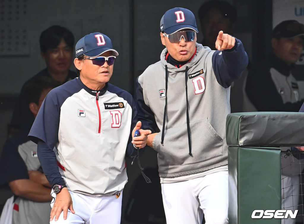 두산 이승엽 감독(오른쪽)과 박흥식 수석코치 2024.04.07 / foto0307@osen.co.kr