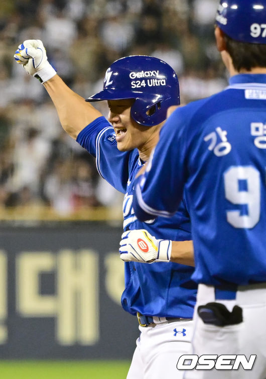 1일 오후 서울 잠실야구장에서 ‘2024 신한 SOL뱅크 KBO리그’ 두산 베어스와 삼성 라이온즈의 경기가 열렸다.이날 홈팀 두산은 브랜든, 원정팀 삼성은 이호성을 선발 투수로 내세운다.6회초 무사 만루 삼성 이성규 다시 앞서가는 1타점 적시타를 날린 뒤 기뻐하고 있다. 2024.05.01 / ksl0919@osen.co.kr