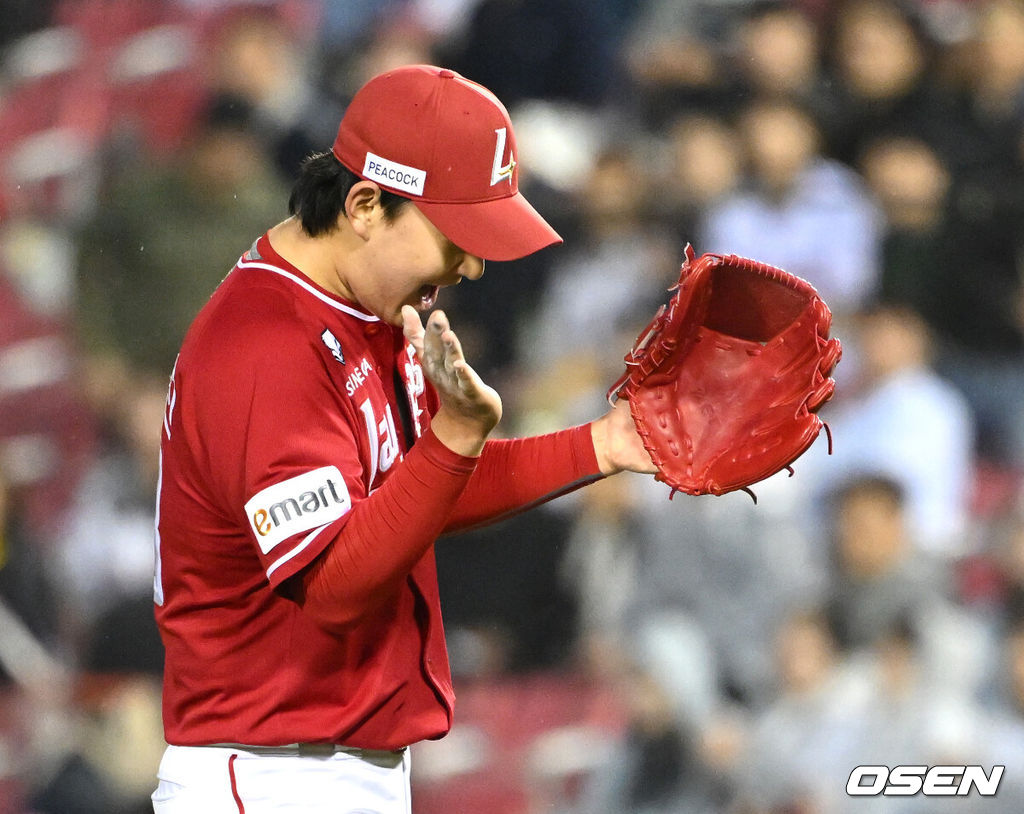 7일 오후 서울 잠실야구장에서 ‘2024 신한 SOL Bank KBO리그’ LG 트윈스와 SSG 랜더스의 경기가 열렸다. 4회말 무실점으로 막은 SSG 송영진이 환호하고 있다. 2024.05.07 /sunday@osen.co.kr