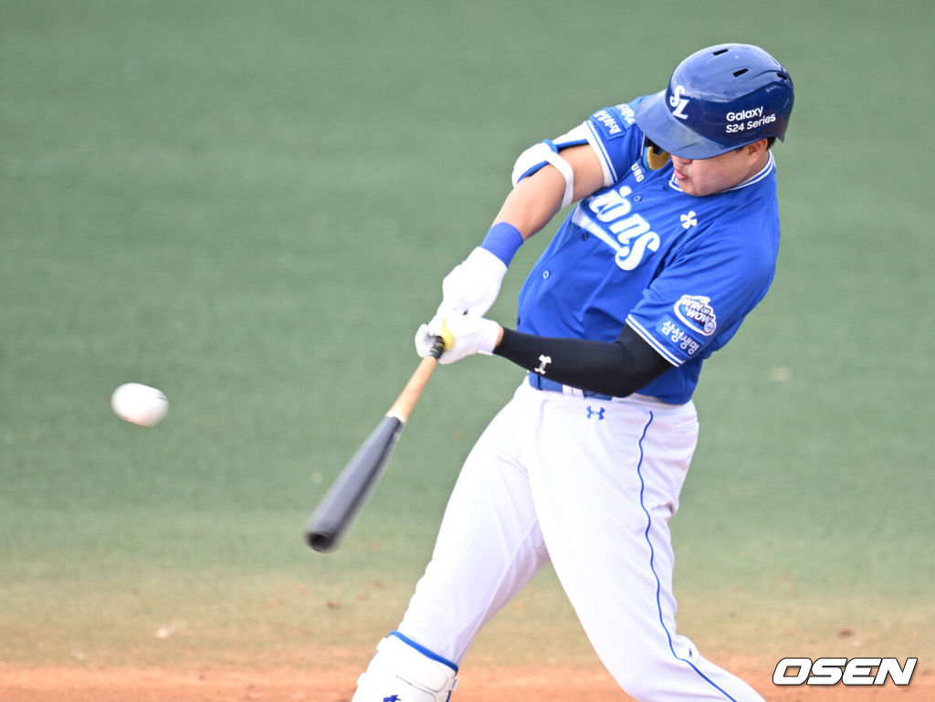 11일 오후 경기도 이천 베어스 파크에서 2024 메디힐 KBO 퓨처스리그 두산 베어스와 삼성 라이온즈의 경기가 열렸다.3회초 1사 1,2루에서 삼성 오재일이 중전 안타를 치고 있다. 2024.05.11 /sunday@osen.co.kr