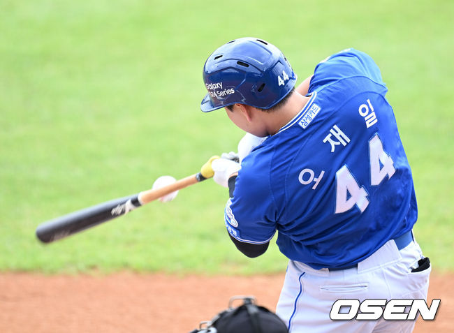 11일 오후 경기도 이천 베어스 파크에서 2024 메디힐 KBO 퓨처스리그 두산 베어스와 삼성 라이온즈의 경기가 열렸다.1회초 2사 1루에서 삼성 오재일이 우전 안타를 치고 있다. 2024.05.11 /sunday@osen.co.kr