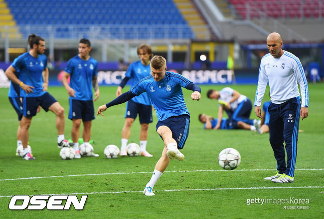 during a Real Madrid training session on the eve of the UEFA Champions League Final against Atletico de Madrid at Stadio Giuseppe Meazza on May 27, 2016 in Milan, Italy.