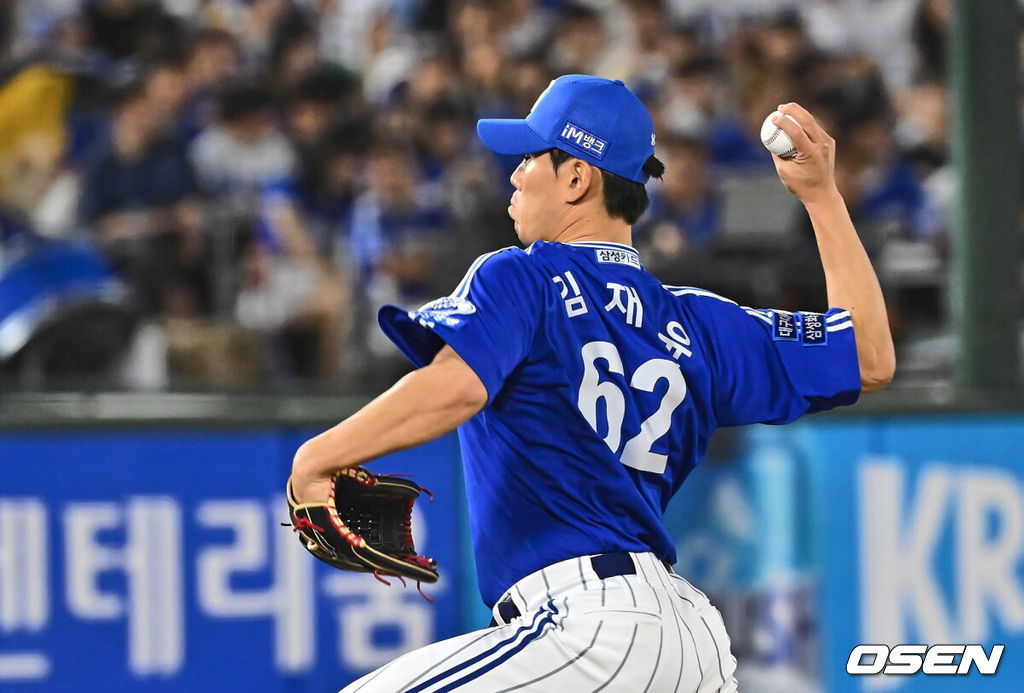 24일 부산 사직야구장에서 2024 신한 SOL 뱅크 KBO 리그 롯데 자이언츠와 삼성 라이온즈의 경기가 열렸다. 롯데는 나균안을, 삼성은 레예스를 선발로 출전시켰다.삼성 라이온즈 김재윤이 역투하고 있다. 2024.05.24 / foto0307@osen.co.kr