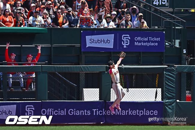 [사진] 이정후 부상 장면 ⓒGettyimages(무단전재 및 재배포 금지)