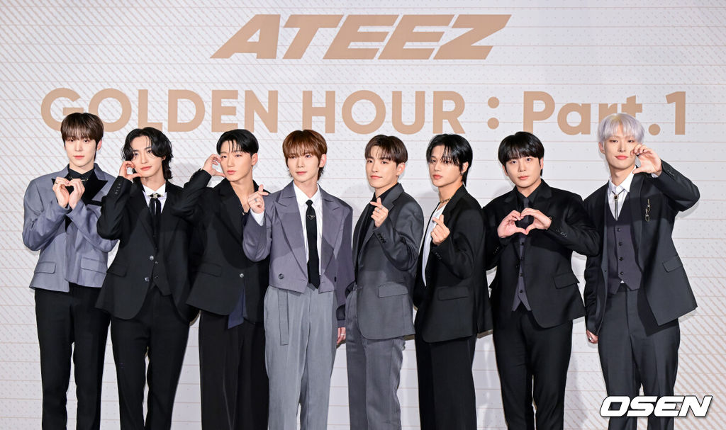 30일 오후 서울 종로구 당주동 포시즌스 호텔 서울에서 에이티즈(ATEEZ) 미니 10집 'GOLDEN HOUR : Part.1' 발매 기념 기자간담회가 열렸다.‘골든 아워 : 파트 1’은 에이티즈가 새롭게 펼쳐내는 시리즈 ‘골든 아워(GOLDEN HOUR)’의 첫 번째 앨범으로, 에이티즈가 가장 눈부시게 빛나는 순간을 담아낸다. 이들은 타이틀곡 ‘워크’를 통해 끝없는 노력과 도전을 멈추지 않고 앞을 향해 나아가는 에이티즈 모습을 직관적으로 표현했다. 에이티즈가 포즈를 취하고 있다. 2024.05.30 / jpnews@osen.co.kr