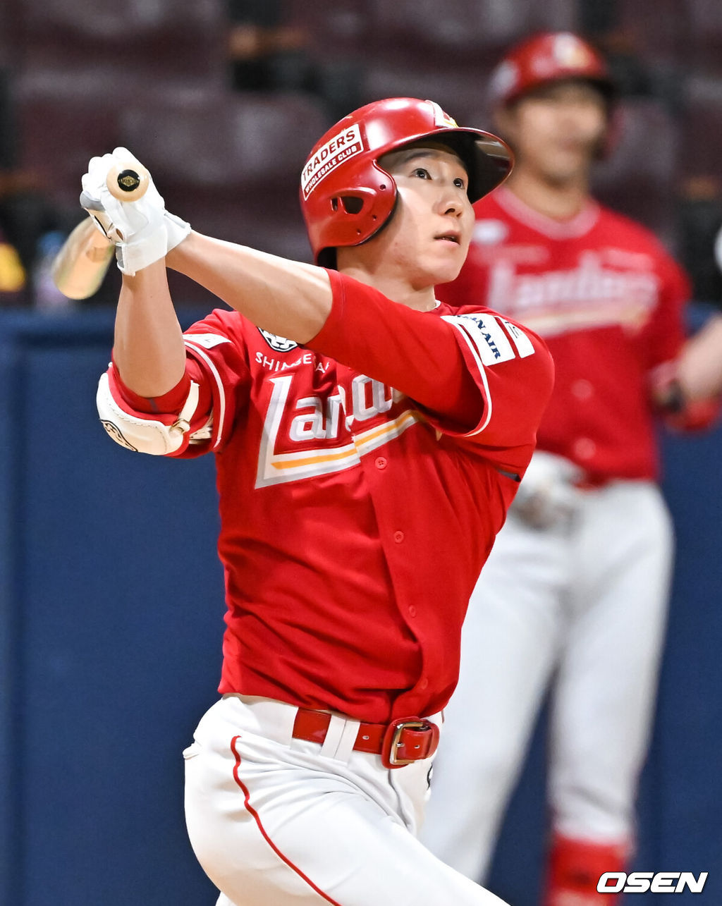 31일 오후 서울 고척스카이돔에서 ‘2024 신한 SOL BANK KBO리그’ 키움 히어로즈와 SSG 랜더스의 경기가 진행됐다. 이날 키움은 김인범을, SSG는 오원석을 선발투수로 내세웠다.1회초 무사 1루 SSG 박성한이 선취 2점 홈런을 날리고 있다.  2024.05.31 / soul1014@osen.co.kr