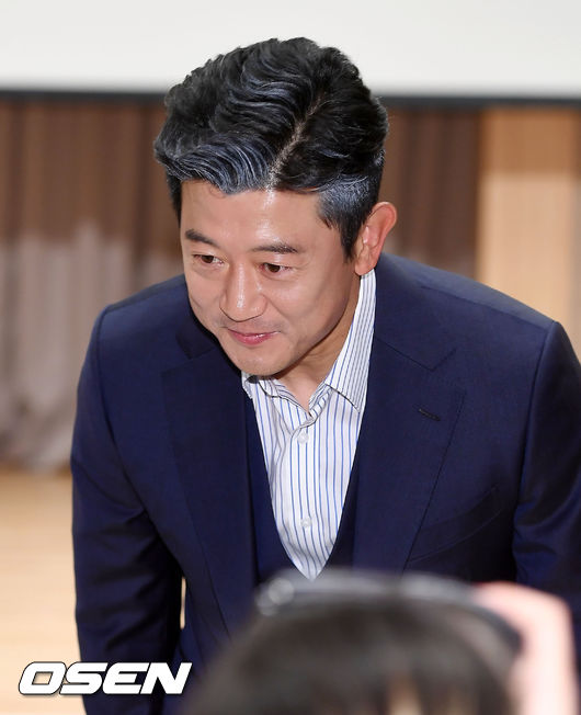 20일 오후 서울 양천구 목동 SBS 방송센터 SBS홀에서 열린 SBS 드라마 '브라보 마이 라이프' 제작발표회서 박상민이 인사를 하고 있다./ rumi@osen.co.kr