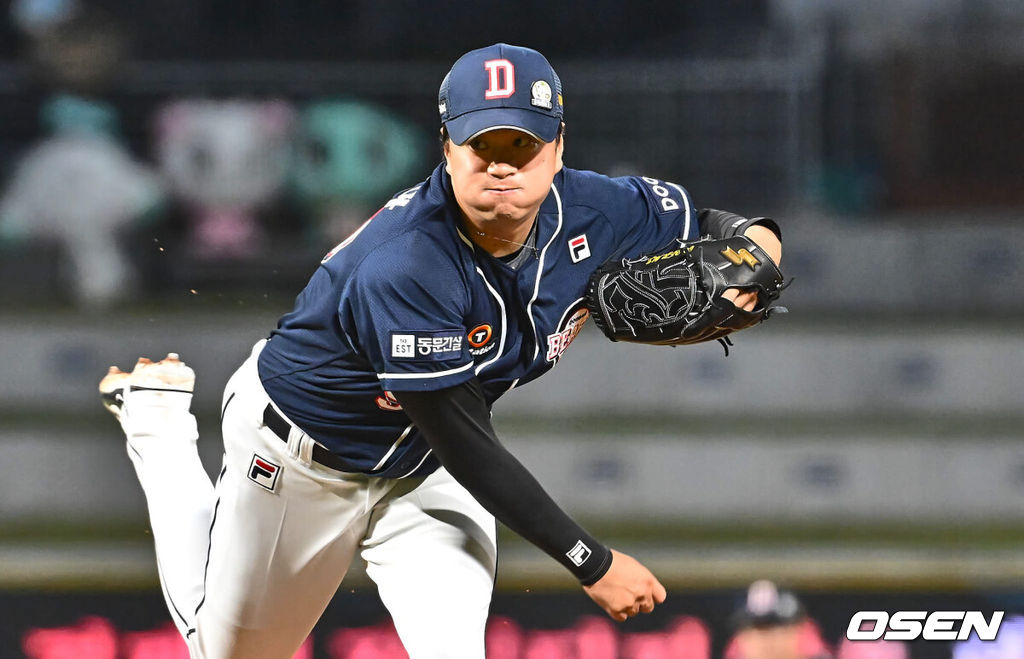 4일 창원NC파크에서 2024 신한 SOL 뱅크 KBO 리그 NC 다이노스와 두산 베어스의 경기가 열렸다. 홈팀 NC는 하트, 원정팀 두산은 최준호를 선발로 내세웠다.두산 베어스 이영하가 역투하고 있다. 2024.06.04 / foto0307@osen.co.kr