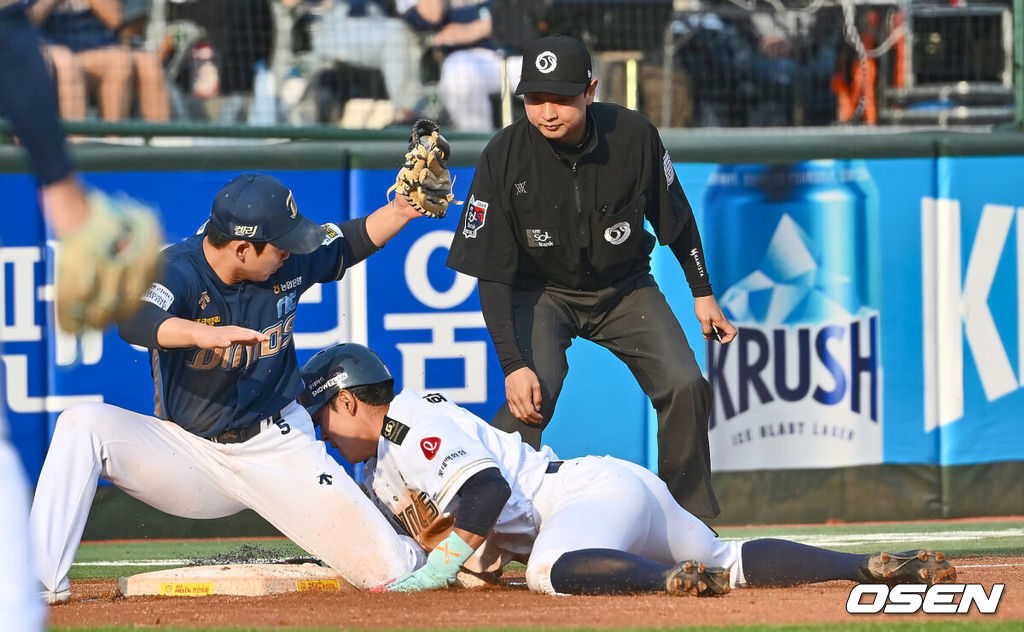 1일 부산 사직야구장에서 2024 신한 SOL 뱅크 KBO 리그 롯데 자이언츠와 NC 다이노스의 경기가 열렸다. 전날 연패 탈출한 롯데는 위닝시리즈를 위해 이민석을 선발로, 8연패에 빠진 NC는 연패 탈출을 위해 카스타노를 선발로 내 세웠다.롯데 자이언츠 황성빈이 3회말 1사 1루 고승민 타석때 3루 도루 아웃되고 있다. 2024.06.01 / foto0307@osen.co.kr