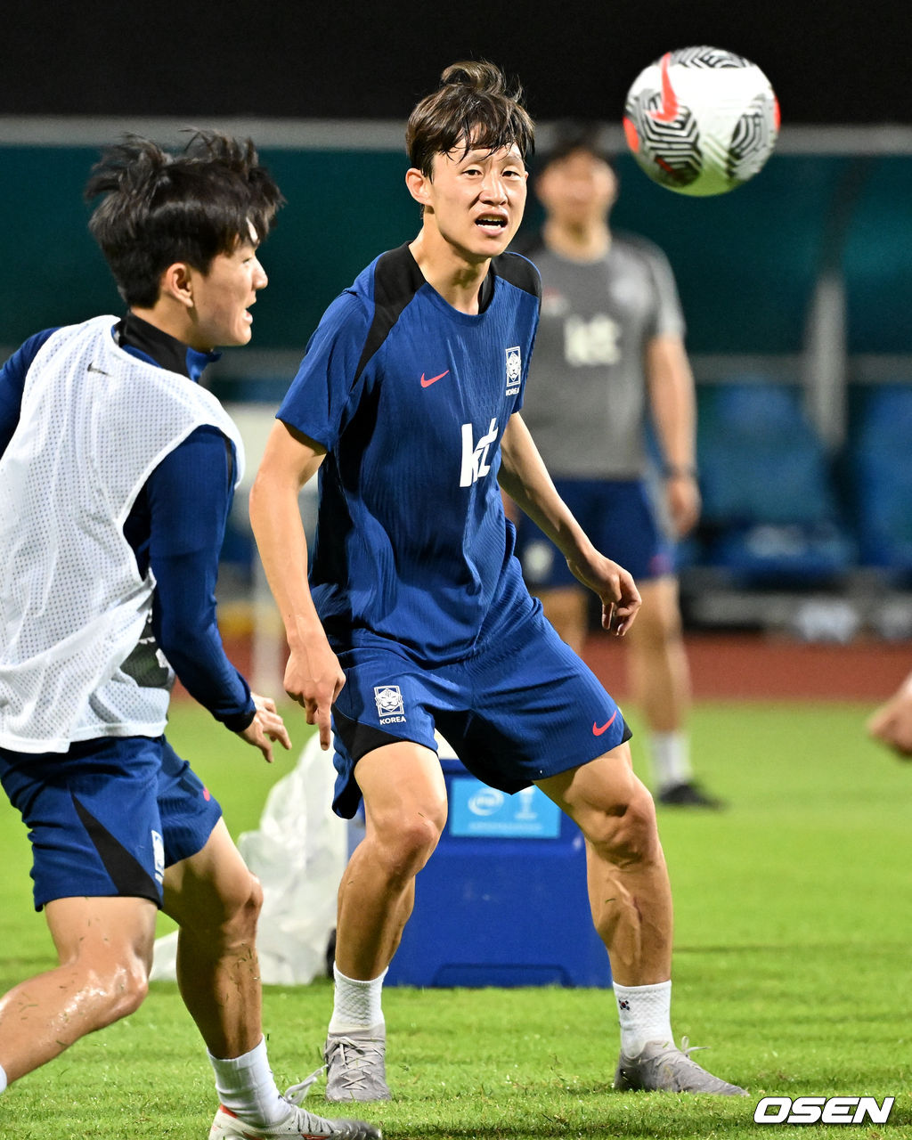 김도훈 임시 감독이 이끄는 한국 축구대표팀은 3일(이하 한국시간) 오후 8시부터 싱가포르 비샨에 위치한 비샨 스타디움에서 2026 국제축구연맹(FIFA) 북중미 월드컵 아시아 2차 예선 C조 5차전 싱가포르와 맞대결을 앞두고 첫 현지 훈련에 나섰다.한국과 싱가포르의 경기는 오는 6일 오후 9시 싱가포르 더 내셔널 스타디움에서 킥오프 한다.한국 축구대표팀 이재성이 훈련을 하고있다. 2024.06.03 / cej@osen.co.kr