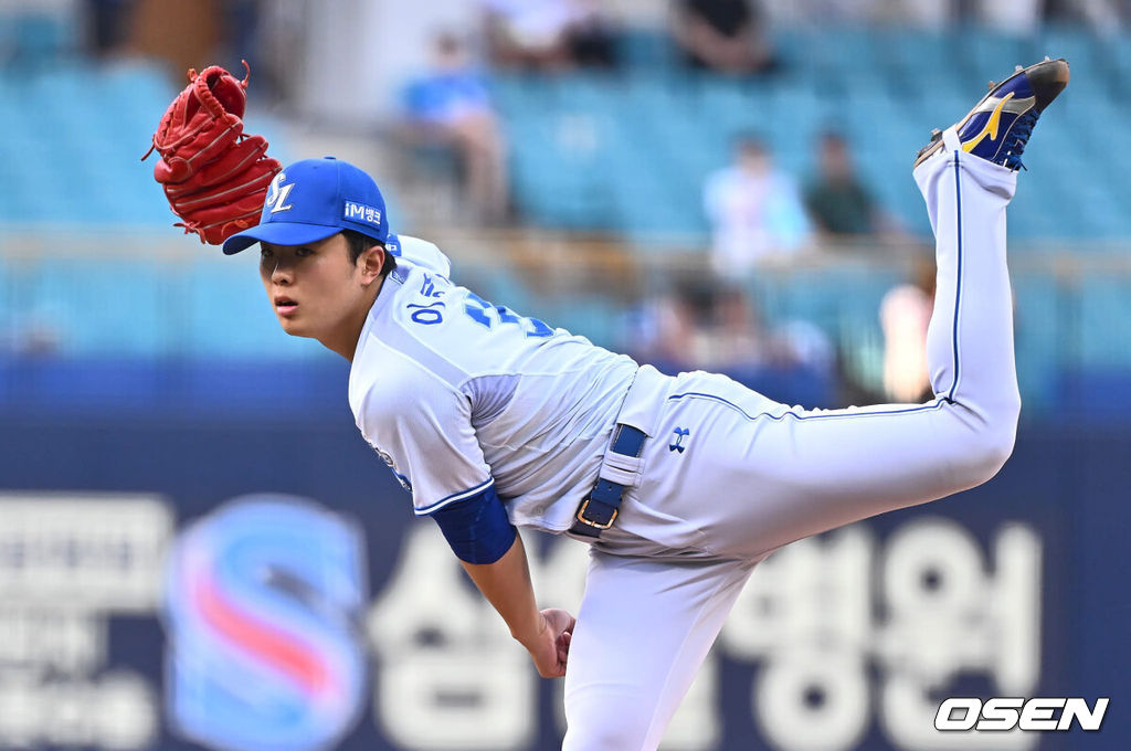 18일 대구삼성라이온즈파크에서 2024 신한 SOL 뱅크 KBO 리그 삼성 라이온즈와 SSG 랜더스의 경기가 열렸다. 홈팀 삼성은 이승민이 선발 출전하고 방문팀 SSG는 앤더슨이 선발 출전한다.삼성 라이온즈 선발 투수 이승민이 역투하고 있다. 2024.06.18 / foto0307@osen.co.kr