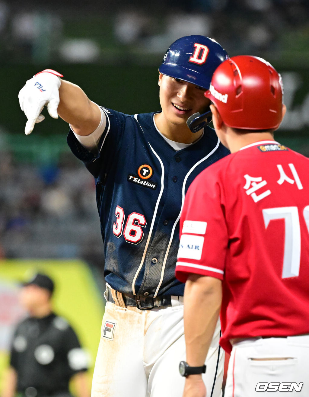 5일 오후 인천 미추홀구 SSG 랜더스 필드에서 ‘2024 신한 SOL BANK KBO리그 퓨처스올스타전 경기가 열렸다. 북부리그(한화 이글스·두산 베어스·LG 트윈스·SSG 랜더스·고양 히어로즈)는 이대진 한화 퓨처스 감독, 남부리그(상무·롯데 자이언츠·KIA 타이거즈·KT 위즈·NC 다이노스·삼성 라이온즈)는 박치왕 상무 감독이 이끈다.8회초 2사 북부 임종성이 안타를 날린 뒤 세리머니를 하고 있다. 2024.07.05 / ksl0919@osen.co.kr