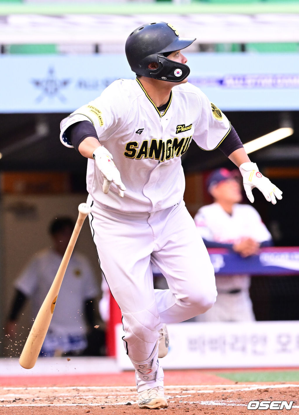 5일 오후 인천 미추홀구 SSG 랜더스 필드에서 ‘2024 신한 SOL BANK KBO리그 퓨처스올스타전 경기가 열렸다. 북부리그(한화 이글스·두산 베어스·LG 트윈스·SSG 랜더스·고양 히어로즈)는 이대진 한화 퓨처스 감독, 남부리그(상무·롯데 자이언츠·KIA 타이거즈·KT 위즈·NC 다이노스·삼성 라이온즈)는 박치왕 상무 감독이 이끈다.3회말 2사 1루 남부 권동진이 동점 1타점 적시 3루타를 날리고 있다.  2024.07.05 / ksl0919@osen.co.kr