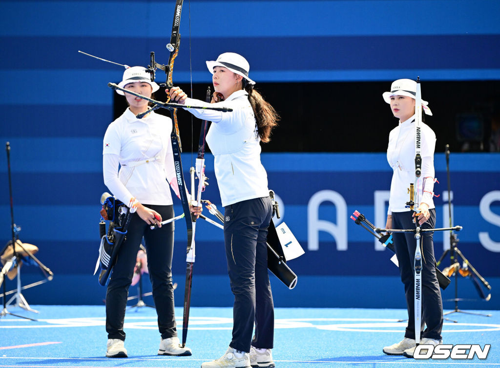 28일 (한국시간) 프랑스 파리 앵발리드에서 ‘2024 파리올림픽’ 양궁 여자 리커브 단체 한국과 대만의 경기가 열렸다.임시현(21·한국체대)-남수현(19·순천시청)-전훈영(30·인천시청)으로 구성된 한국 여자 양궁대표팀은 역사적인 올림픽 단체전 10연패를 노린다.임시현이 활을 쏘고 있다. 2024.07.28 / dreamer@osen.co.kr