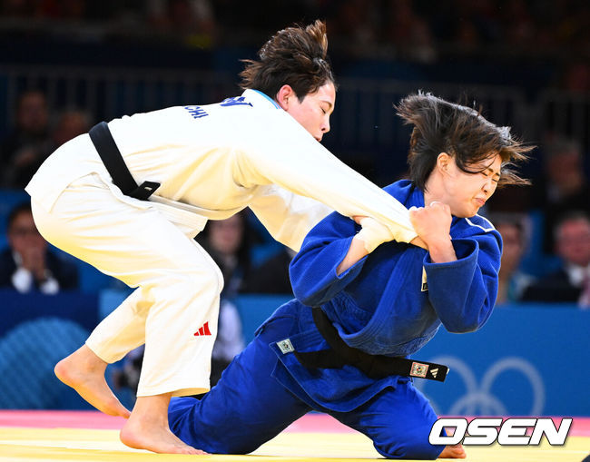 29일(한국시간) 프랑스 파리 샹드마르스 아레나에서 ‘2024 파리올림픽’ 여자 유도 57kg 결승 한국 허미미와 캐나다 크리스티안 데구치의 경기가 열렸다. 허미미(22, 세계 랭킹 3위)는 크리스티안 데구치(캐나다, 세계 랭킹 1위)에게 골든 스코어 끝에서 연장전서 지도 3개로 반칙패를 당하면서 은메달을 획득했다. 2024.07.29 / dreamer@osen.co.kr