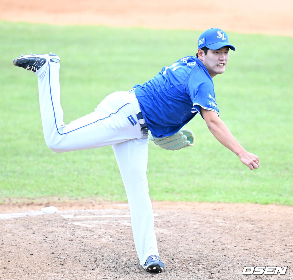 11일 오후 경기도 이천 베어스 파크에서 2024 메디힐 KBO 퓨처스리그 두산 베어스와 삼성 라이온즈의 경기가 열렸다.7회말 삼성 홍정우가 역투하고 있다. 2024.05.11 /sunday@osen.co.kr