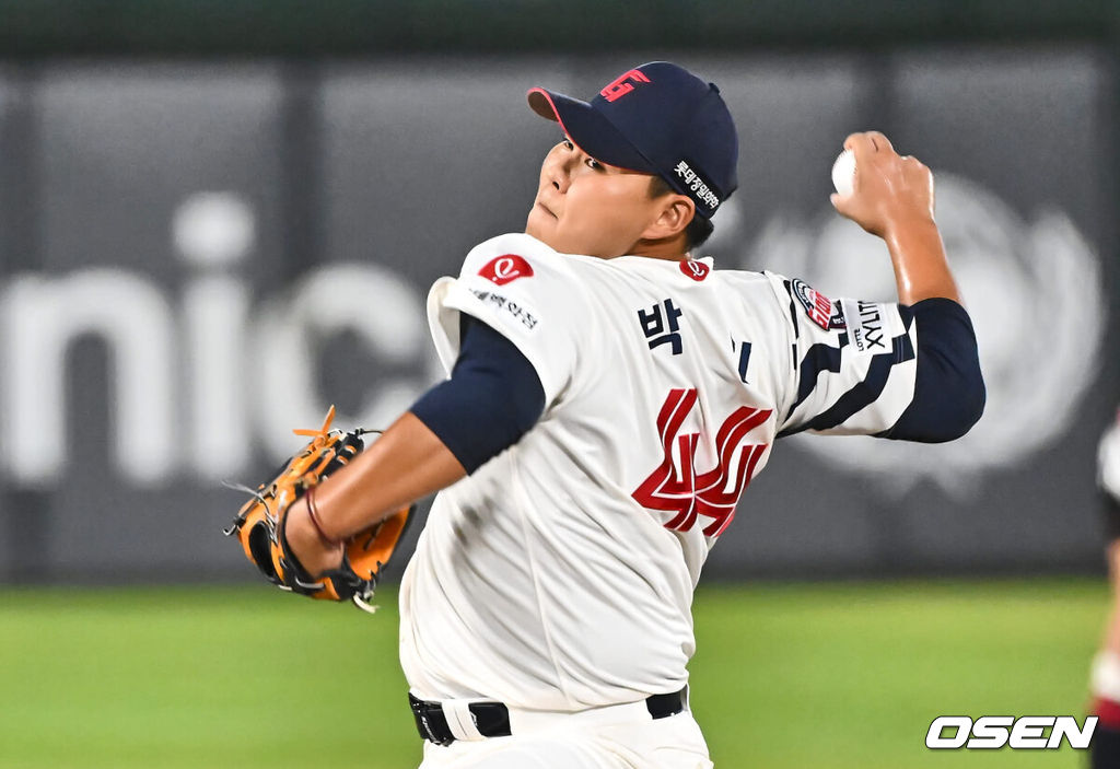 7일 부산 사직야구장에서 2024 신한 SOL 뱅크 KBO 리그 롯데 자이언츠와 NC 다이노스의 경기가 열렸다. 홈팀 롯데는 김진욱이 선발 출전하고 NC는 이재학이 선발 출전했다.롯데 자이언츠 박진이 역투하고 있다. 2024.08.07 / foto0307@osen.co.kr