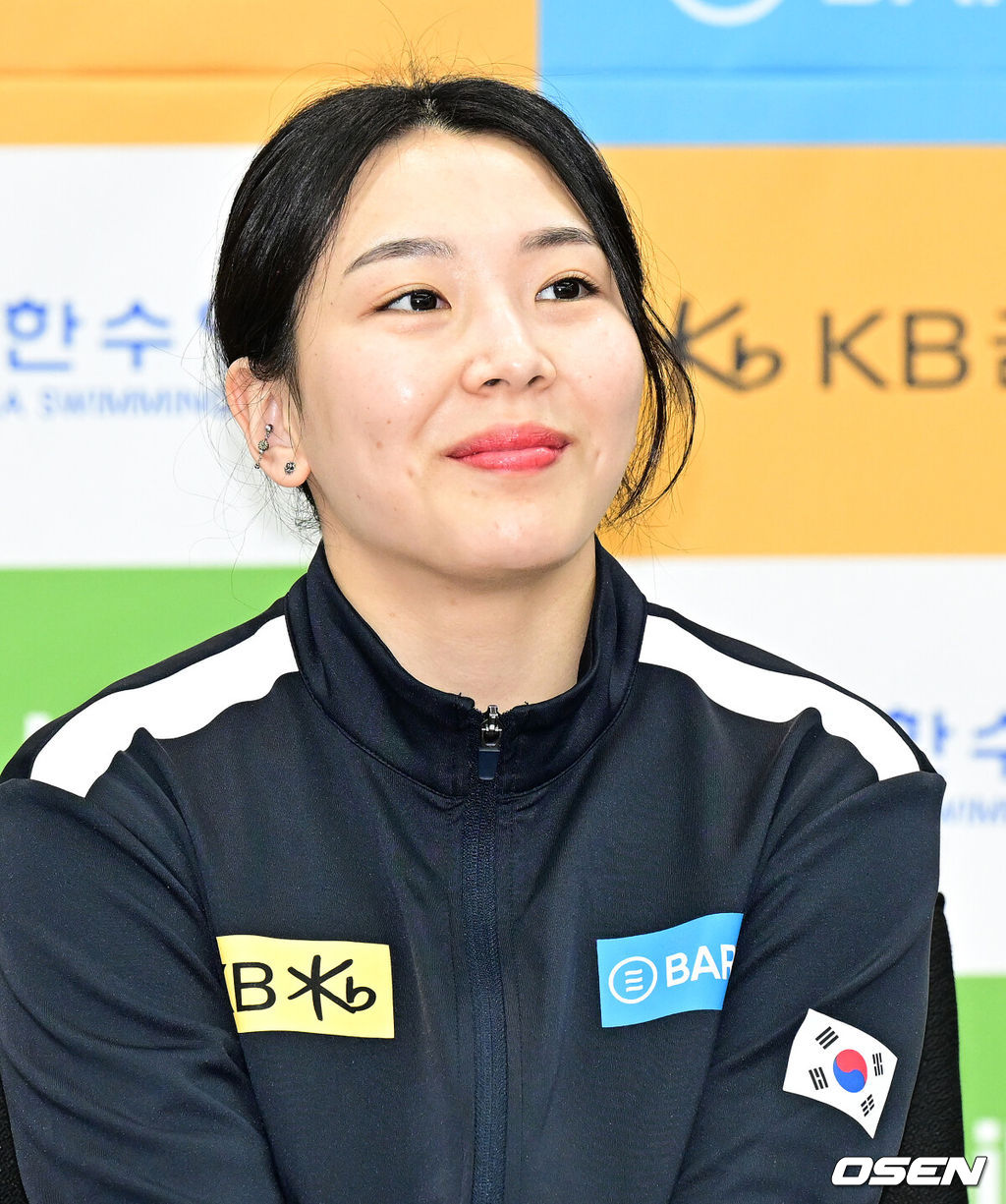 24일 오전 서울 방이동 올림픽파크텔에서 대한수영연맹 아시안게임 포상금 수여식이 열렸다.<br /><br />다이빙 김수지가 간담회를 하고 있다. 2023.10.24 /jpnews@osen.co.kr
