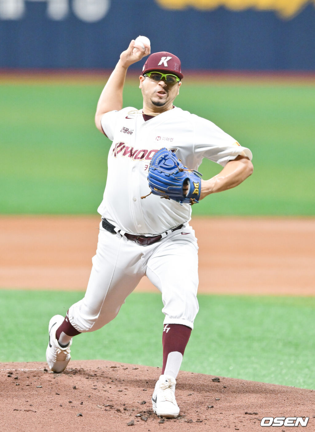 8일 오후 서울 고척스카이돔에서 ‘2024 신한 SOL BANK KBO리그’ 키움 히어로즈와 SSG 랜더스의 경기가 진행됐다.이날 키움은 후라도를, SSG는 엘리아스를 선발투수로 내세웠다. 1회초 키움 선발투수 후라도가 역투하고 있다.  2024.08.08 / soul1014@osen.co.kr