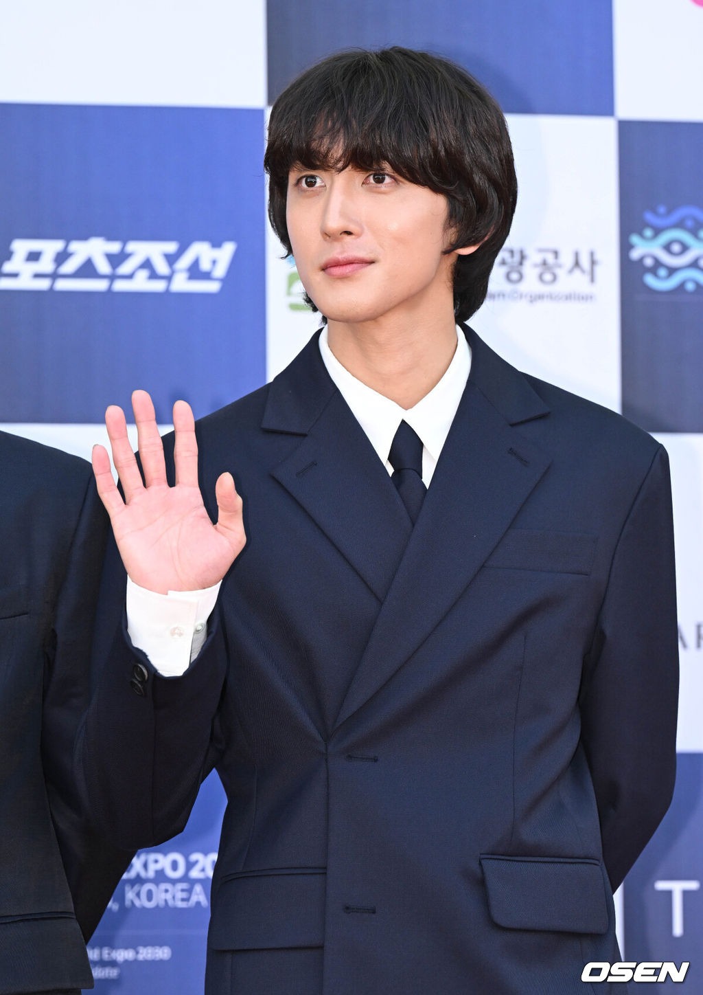 잔나비 최정훈, 한지민 열애 인정 후 첫 인사 "감사합니다 여러분 그리고.."
