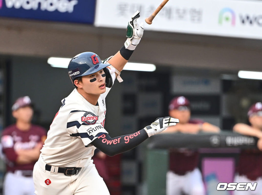 롯데 자이언츠 윤동희 099 2024.06.12 / foto0307@osen.co.kr