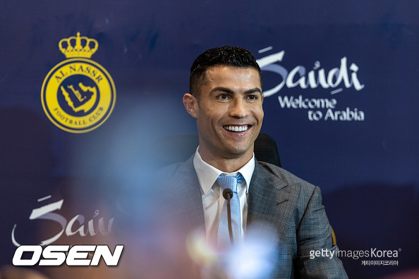 RIYADH, SAUDI ARABIA - JANUARY 03: XXX during the official unveiling of Cristiano Ronaldo as an Al Nassr player at Mrsool Park Stadium on January 3, 2023 in Riyadh, Saudi Arabia. (Photo by Yasser Bakhsh/Getty Images)