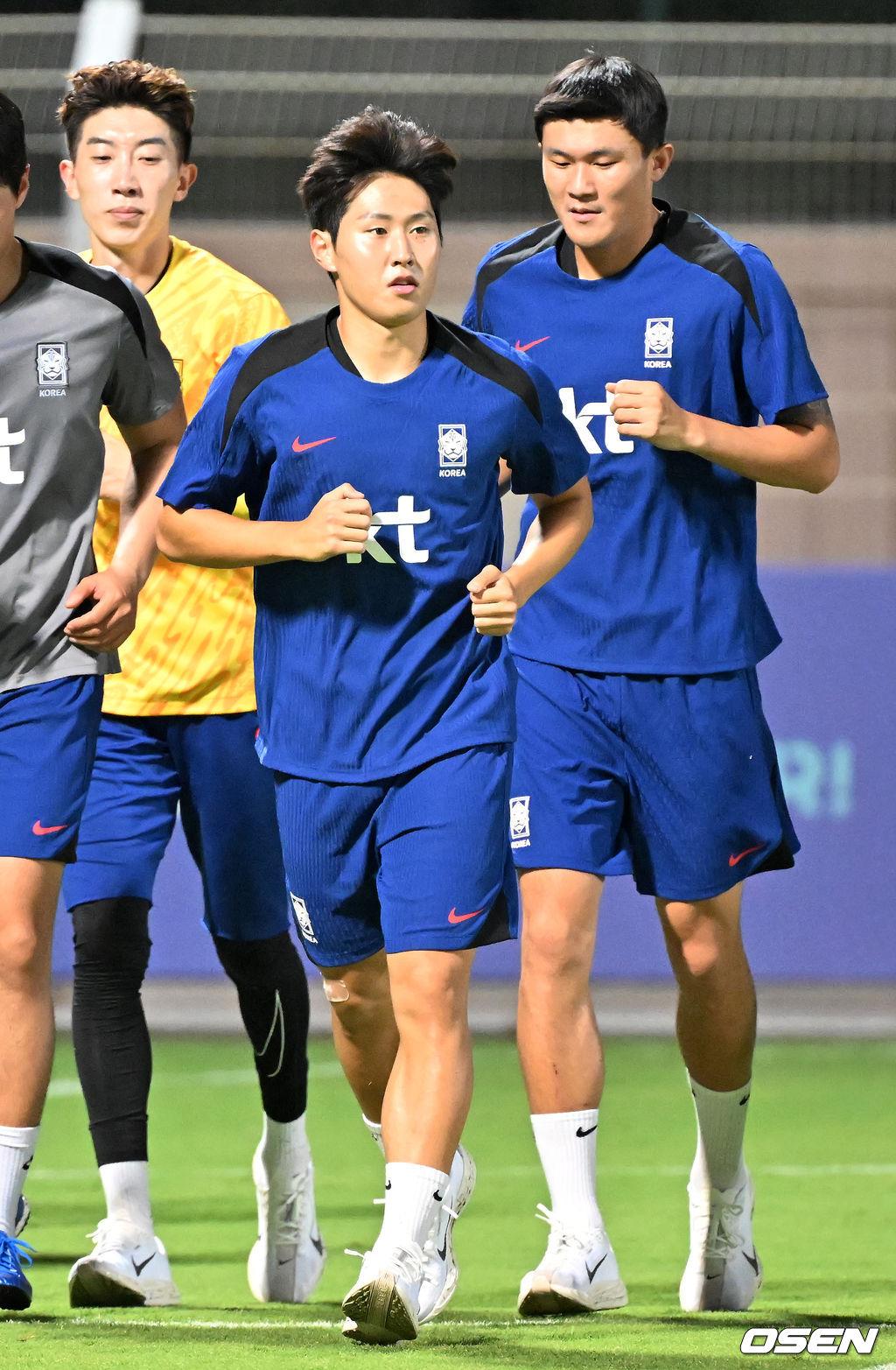 홍명보 감독이 이끄는 대한민국 축구대표팀 이 7일(현지시간) 오만 알 시브 스타디움에서 훈련을 가졌다.대한민국 축구대표팀은 오는 10일 오만과 2026 국제축구연맹(FIFA) 북중미 월드컵 아시아지역 3차 예선 B조 조별리그 2차전을 갖는다.한국 이강인이 훈련을 하고 있다. 2024.09.07 / rumi@osen.co.kr