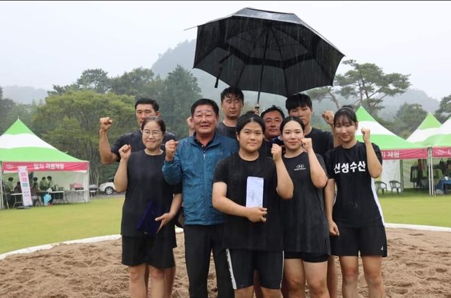 대한씨름협회는 지난 6일 한국차문화공원에서 ‘찾아가는 전통씨름’을 개최했다. ‘찾아가는 전통씨름은‘ 「2024 민속씨름 저변확대」 사업의 일환으로 ’씨름‘의 문화와 전통의 가치를 알리기 위한 사업이다. / 대한씨름협회