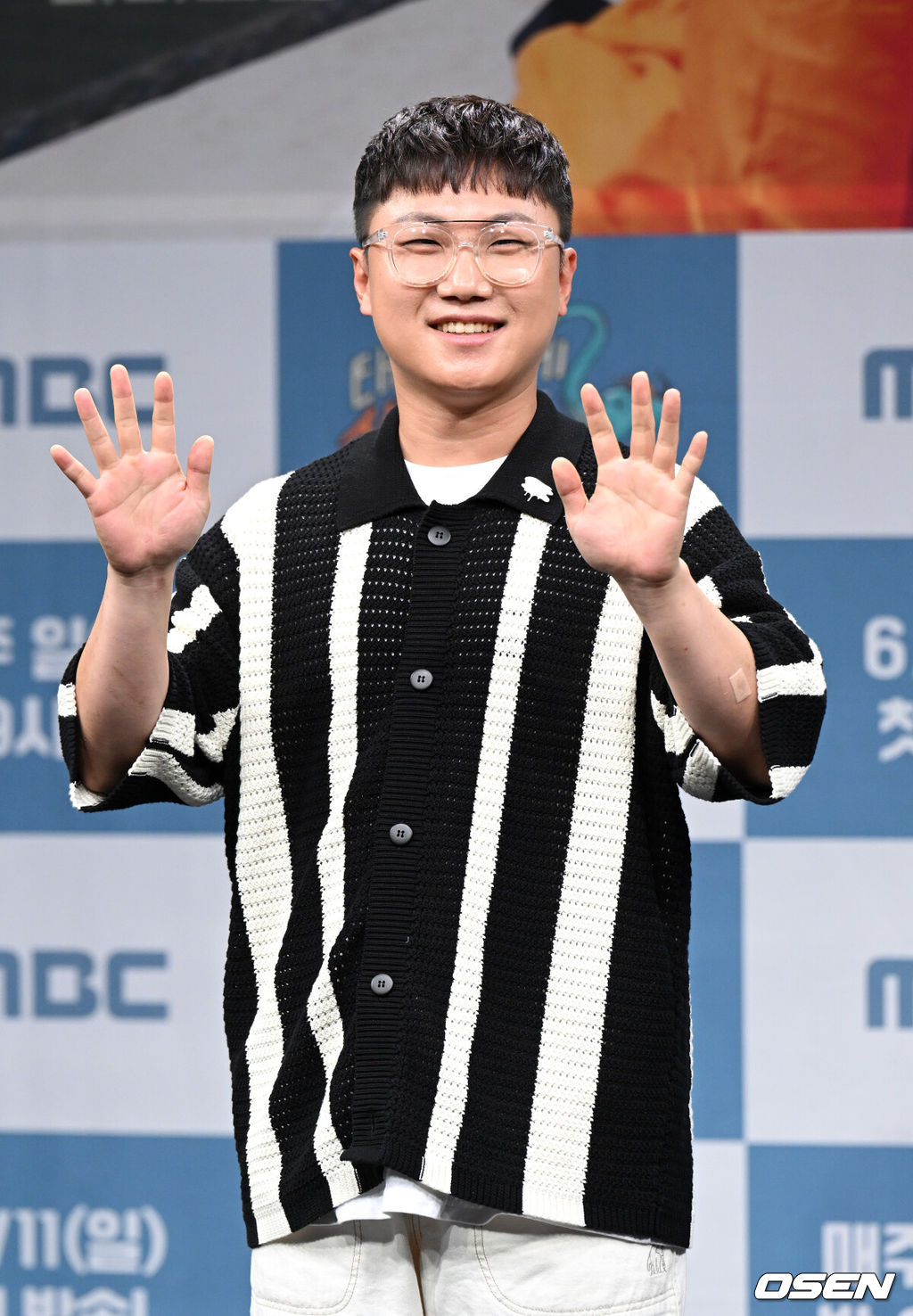 9일 오후 서울 상암동MBC신사옥 골든마우스홀에서 ‘태어난 김에 세계일주 시즌2’ 제작발표회가 열렸다.빠니보틀이 포토타임을 가지고 있다. 2023.06.09 /sunday@osen.co.kr