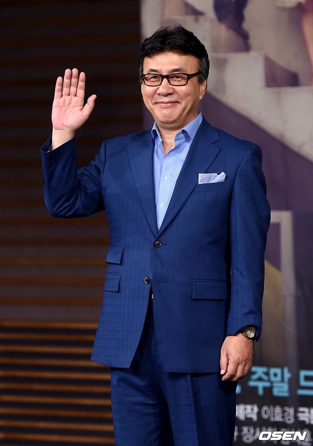 배우 박영규가 31일 오후 서울 상암동 MBC신사옥에서 진행된 주말드라마 '엄마' 제작발표회에 참석해 포토타임을 갖고 있다.'엄마'는 오랜 세월 자식들에게 희생하며 살아온 엄마가 모든 것을 자식들에게 다 내주고 빈 껍질만 남은 자신을 짐스럽게 여기는 자식들을 향해 펼치는 통쾌한 복수전을 담고 있다. '그대 그리고 나' '엄마의 바다' '누나' 등을 집필한 김정수 작가와 '러브레터' '불새' '누나' 등을 연출한 오경훈 PD가 의기투합했다. 차화연, 박영규, 장서희, 김석훈, 홍수현, 이태성, 이문식, 진희경, 이세창, 윤미라, 도희, 강한나 등이 출연하는 드라마 '엄마'는 오는 9월 5일 첫 방송 예정이다./ dreamer@osen.co.kr