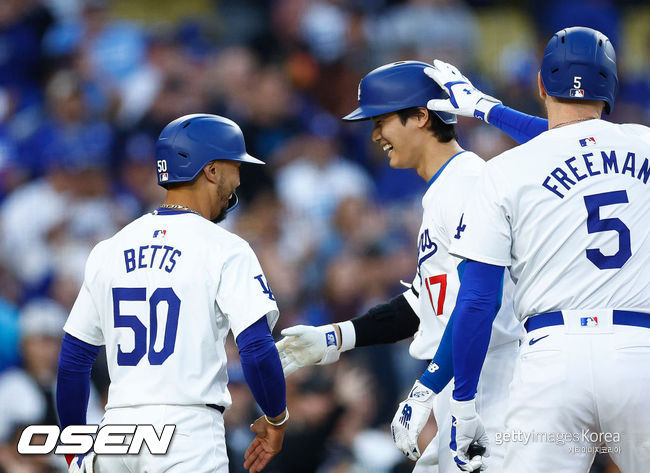 [사진] LA 다저스 무키 베츠, 오타니 쇼헤이, 프레디 프리먼. ⓒGettyimages(무단전재 및 재배포 금지)