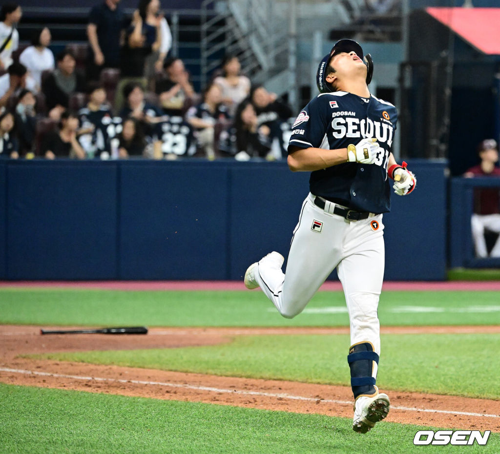 25일 오후 서울 구로구 고척스카이돔에서 ‘2023 신한은행 SOL KBO리그’ 키움 히어로즈와 두산 베어스의 경기가 열렸다.5회초 2사 만루에서 두산 김대한이 중견수 풀라이로 물러나며 아쉬워하고 있다. 2023.06.25 /jpnews@osen.co.kr