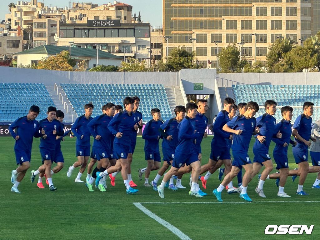 [사진] 주장 김민재를 중심으로 뭉친 홍명보호