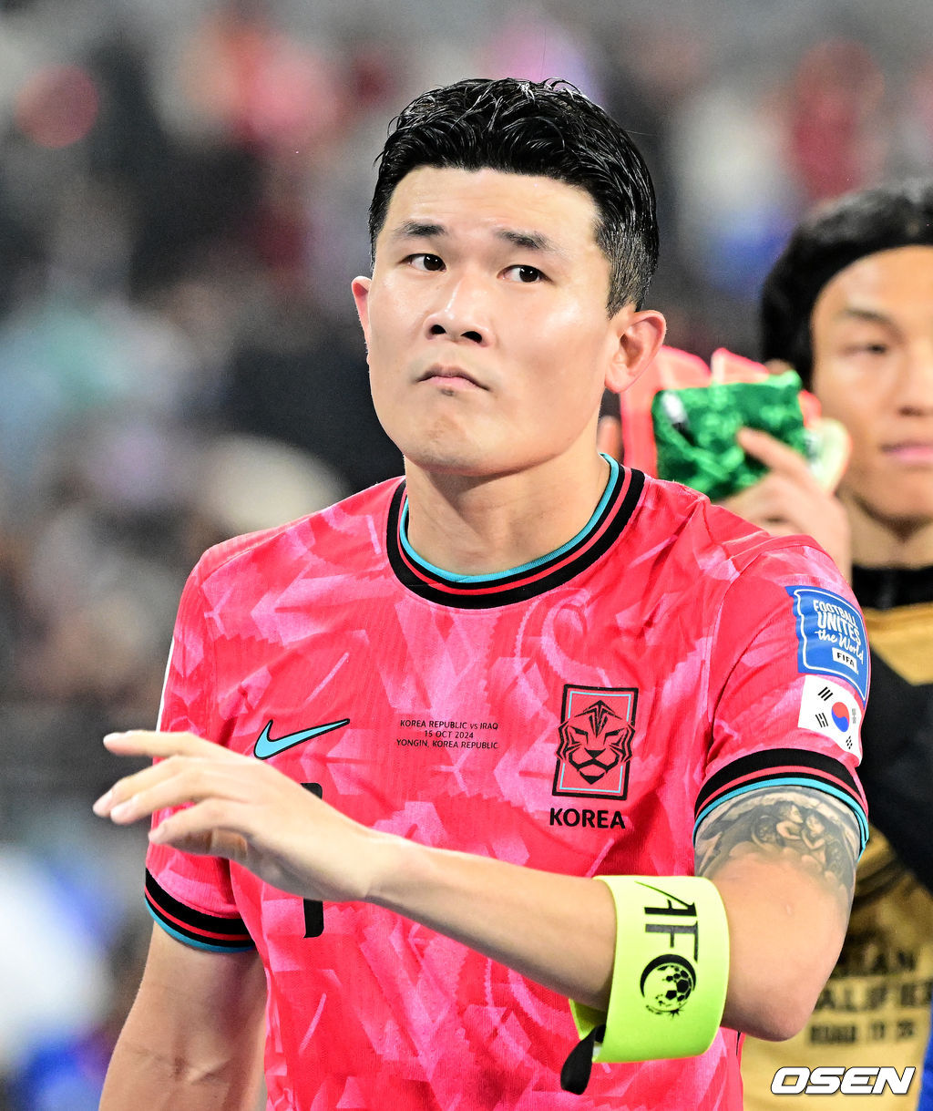 한국이 홈에서 시원한 승리를 거뒀다.홍명보 감독이 이끄는 한국 축구대표팀은 15일 오후 8시 용인미르스타디움에서 이라크와 2026 국제축구연맹(FIFA) 북중미월드컵 아시아지역 3차예선 B조 4차전을 치러 3-2로 이겼다.한국은 3승 1무, 승점 10을 기록하며 조 1위를 유지했다. 이라크는 2승 1무 1패, 승점 7로 2위. 3차 예선 1, 2위 팀은 북중미월드컵 본선 직행 티켓을 확보하는 가운데, 한국이 유리한 고지를 점했다.대한민국 김민재가 승리를 기뻐하고 있다. 2024.10.15 / jpnews@osen.co.kr