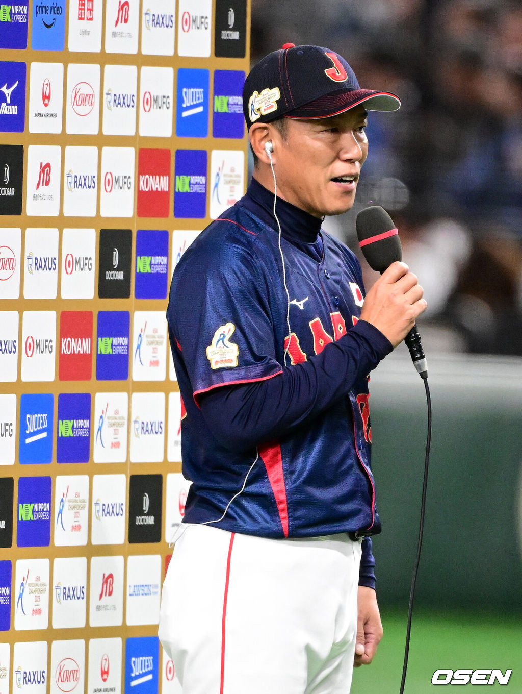 18일 오후 일본 도쿄돔에서 열린 2023 아시아 프로야구 챔피언십(APBC) 일본과 호주의 경기에서 일본이 10-0, 8회 콜드 게임 승리를 거뒀다.일본 이바타 히로카즈 감독이 승리 소감을 말하고 있다. 2023.11.18 / jpnews.osen.co.kr